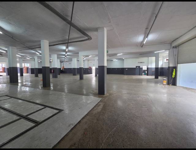 3,000M² WAREHOUSE FOR SALE IN RIVERHORSE VALLEY